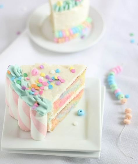 Sprinkle Bakes: Marshmallow-Candy Swirl Cake Torte Creative, Swirl Cake, Torte Cupcake, A Piece Of Cake, Monkey Bread, Piece Of Cake, Savoury Cake, Food Cakes, Pretty Cakes