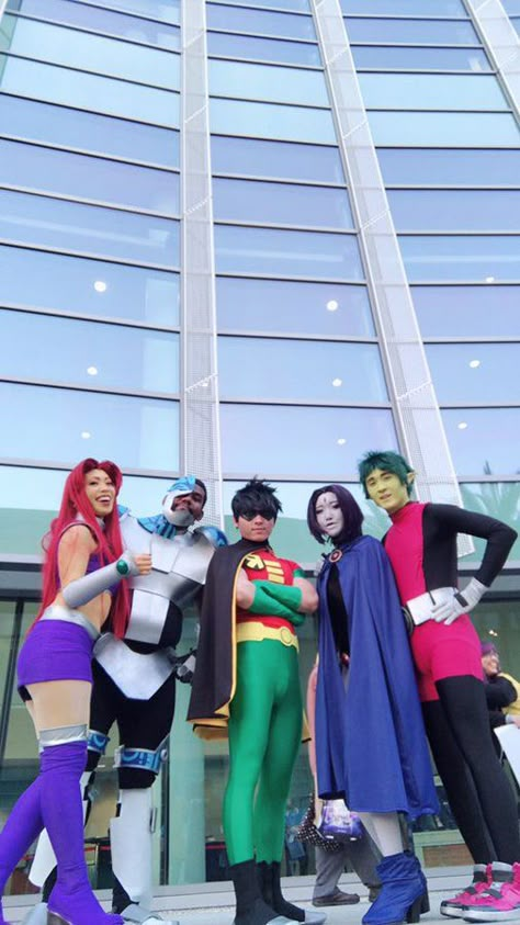 Teen Titans Halloween Costume Group, Halloween Ideas Costumes Group, Teen Titans Costume Group, Teen Titans Go Halloween Costumes, Robin Cosplay Teen Titans, Movie Character Spirit Week, Teen Titans Group Costume, 2 Friends Costume Ideas, Group Cosplay Ideas For 4