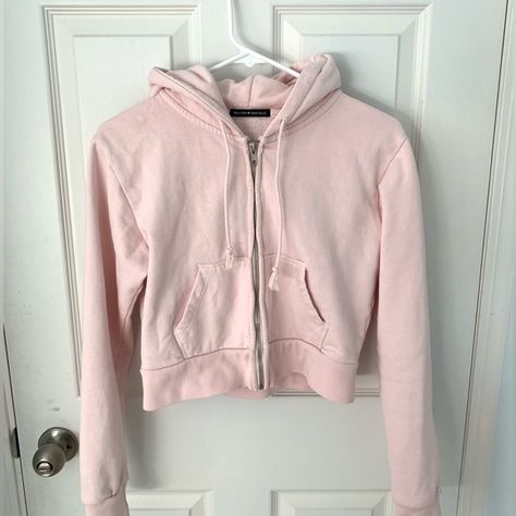 Brandy pink cropped hoodie Pink Cropped Hoodie, Pink Zip Up Hoodie, Pink Hoodie, Zip Up Hoodie, Cropped Hoodie, Brandy Melville, Zip Hoodie, Brandy, Random Things