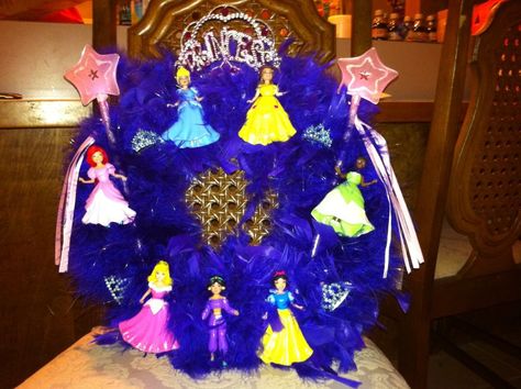 The Disney Princess wreath I made for my niece who turns 3 in Feb for her bday. Princess Wreath, Disney Wreath, Cruise Ideas, Wreath Diy, My Niece, Clever Crafts, Wreath Ideas, Princess Party, Diy Wreath