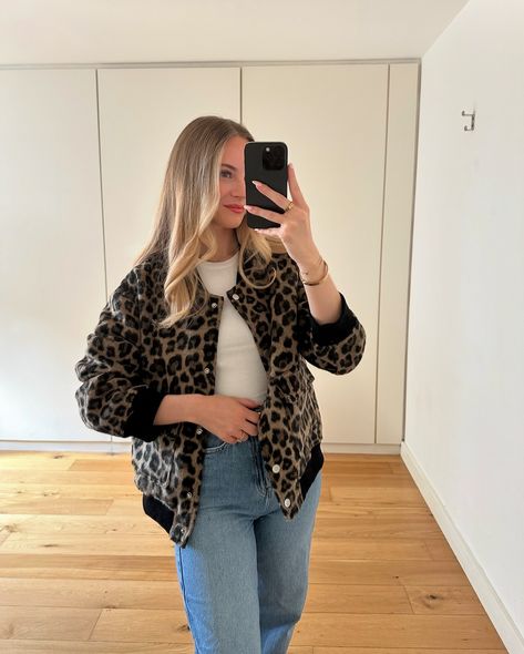 Swipe to see our Newest arrivals 👀 Which is your fave? . . . #bomberjackets #leopardprinteverything #knitwearfashion #cardiganstyle #knitstyle Autumn Fashion Outfits | Knitwear Knits Knitted Looks | Leopard Print Bomber Jacket | Sheer Top | Casual Outfits Daytime OOTD OOTN Evening Outfits | Cardigan Jumper | Transitional Fashion Outfits | Leather Bags | Pastel Colours | Trending Fashion | Limon Lemon Cello Cardigan | Zig Zag Short Sleeve Knit Leopard Print Cardigan Outfit, Leopard Jacket Outfit, Print Cardigan Outfit, Leopard Cardigan Outfit, Autumn Fashion Outfits, Transitional Fashion, Outfit Cardigan, Blazer Outfits For Women, Leopard Jacket