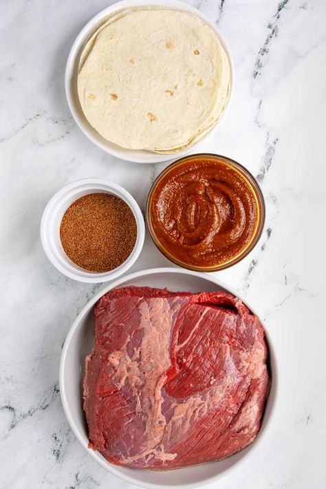 Slow Cooker BBQ Beef Brisket Tacos - Megan vs Kitchen Slow Cooker Brisket Tacos, Brisket Tacos Recipe, Beef Brisket Tacos, Juicy Brisket, Slow Cooker Beef Brisket, Bbq Beef Brisket, Chipotle Bbq Sauce, Slow Cooker Bbq Beef, Brisket Flat