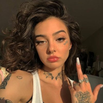 Keaton Belle Keaton Belle, Belle Tattoo, Flipping Off, Mujeres Tattoo, Tattoed Women, Attitude Is Everything, Swag Girl Style, Cute Tattoos For Women, Girl Attitude