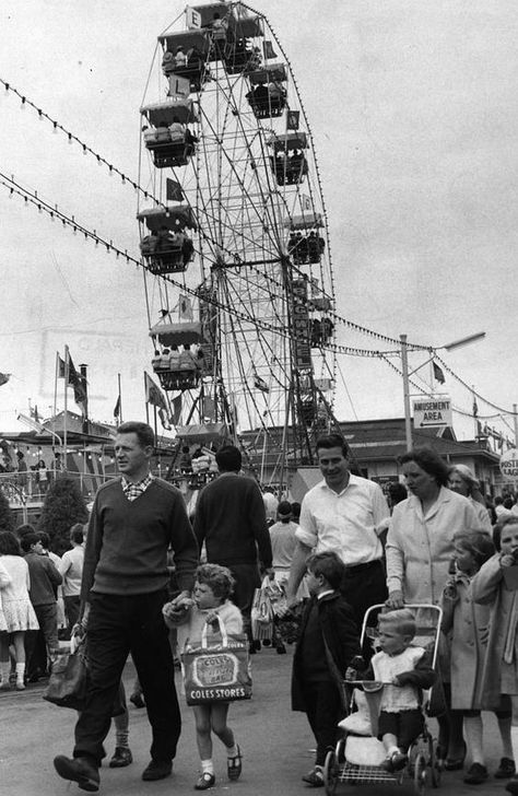 Retro Australia, Australia History, Australian History, Swinging Sixties, Australia Day, Melbourne Victoria, Historical Pictures, Victoria Australia, Vacation Places