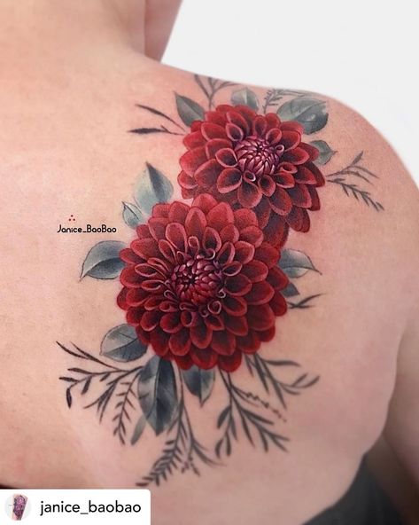 Older Women With Tattoos, Dahlia Flower Tattoos, Best Feminine Tattoos, Flower Cover Up Tattoos, Hydrangea Tattoo, Feminine Shoulder Tattoos, Dahlia Tattoo, Actor And Actress, Shoulder Cap Tattoo