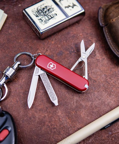 The Victorinox Classic SD Red Swiss Army knife is...well...the classic Swiss Army Knife. Featuring seven popular implements, it is functional and versatile, and yet with a closed length of just 2.25" it is compact enough to fit in your pocket. Swiss Army Knife Aesthetic, Knife Aesthetic, Victorinox Swiss Army Knife, Multi Tools, Victorinox Swiss Army, Army Knife, Swiss Army Knife, Swiss Army, Toothpick