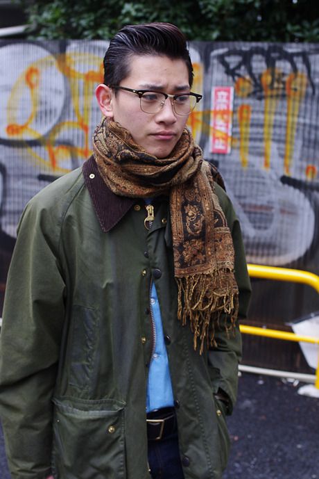 Barbour Jacket and Paisley Scarf, Street Style, Mens Spring Summer Fashion. Scarf Street Style, Barbour People, Barbour Scarf, Barbour Wax Jacket, Barbour Style, Der Gentleman, Paisley Scarf, Wax Jacket, Barbour Mens