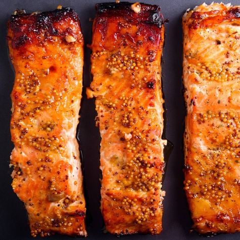 Low Sodium Salmon, Maple Syrup Salmon, Salmon Recipes Oven, Maple Salmon, Maple Glazed Salmon, Low Salt Recipes, Salmon Glaze Recipes, Grilled Salmon Recipes, 2b Mindset