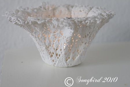 More Fun with Plaster and Doilies - Songbird Paris Cupcakes, Doily Crafts, Paris Crafts, Doilies Crafts, Diy Plaster, Diy Bowl, Plaster Crafts, Plaster Of Paris, White Spray Paint