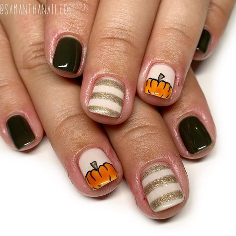 Pumpkin Nail Designs Short, Halloween Pumpkin Nails Short, Pumpkin Pie Nail Art, Short Almond Nails Designs, Short Nail Designs Pumpkin, Fall Nails 2022 Pumpkin, Pumpkin Nail Designs, Foil Nail Designs, Pumpkin Nail