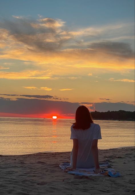 Sitting On Beach, Watching The Sunset, Look At The Sky, Sunset Aesthetic, Summer 3, Summer Bucket Lists, Summer Bucket, End Of Year, Beach Aesthetic