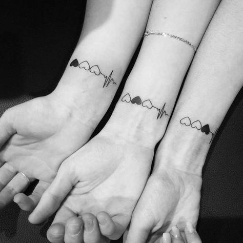 Minimalist Tattoo Meaning, Matching Best Friend Tattoos, Matching Sister Tattoos, Shape Tattoo, Tattoo Zeichnungen, Sibling Tattoos, Bff Tattoos, Tattoos Geometric, Friendship Tattoos