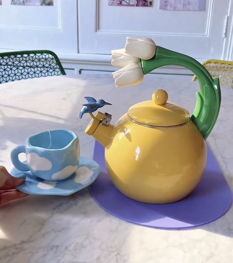 Teapot Ideas, Storefront Design, Dopamine Decor, Wheel Throwing, Kitchen Things, Cozy Room Decor, Pottery Crafts, Cute Kitchen, Weird Stuff