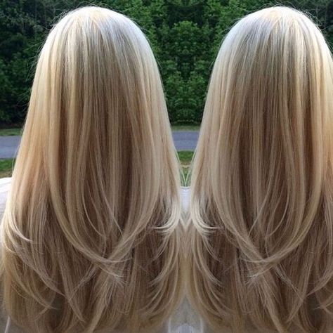 Sandy Blonde Hair, Blonde Layered Hair, Haircuts For Long Hair With Layers, 일본 패션, Layered Hairstyles, Sandy Blonde, Long Layered Haircuts, Blonde Hair Inspiration, Blonde Hair Looks