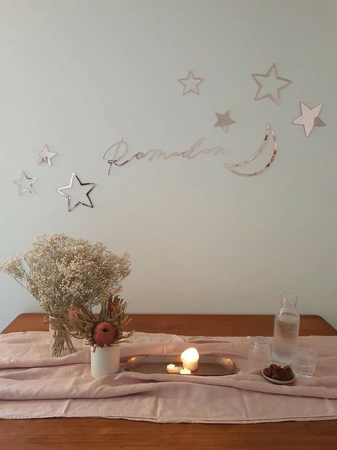 Ramadhan Decoration, Stars Minimalist, Ramadan Kids, Ramadan Decor, Ramadan Decorations, Iftar, Nice Things, Minimalist Decor, Ramadan