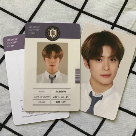 Identity Card Aesthetic, School Id Template Layout, Id Card Template Aesthetic, Id Layout, Id Card Design Kpop, Kpop Id Card, School Id Card Template, Corkboard Design, Nametag Ideas