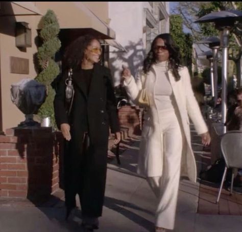 Girlfriends Maya Outfits, Maya Girlfriends Tv Show, Tracee Ellis Ross Style Girlfriends, Tracee Ellis Ross 90s, Girlfriend Show Outfits, Joan Girlfriends Style, Girlfriends Joan Clayton Style, Girlfriends Tv Show Outfits Lynn, Pantsuit Black Women