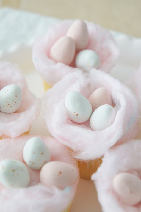 Vanilla Cotton Candy Easter Cupcakes : thesweetestoccasion Cadbury Mini Egg Cupcakes, Cute Easter Recipes, Pastel Easter Decor, Easter Bake, Crispy Cakes, Easter Cupcakes Easy, Nest Cupcakes, Candy Baskets, Pastel Desserts