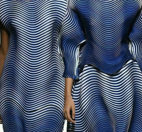 Textiles Fashion, Fashion House, 로고 디자인, Fashion Fabric, Issey Miyake, Japanese Fashion, Fashion Details, 90s Fashion, Summer Collection