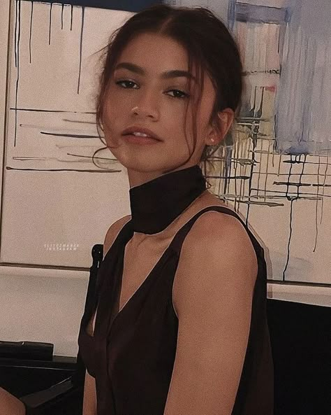 she's just so hot Anne Wheeler, Estilo Zendaya, Whats Wallpaper, Zendaya Maree Stoermer Coleman, Zendaya Style, Zendaya Coleman, Fav Celebs, Tom Holland, Girl Crush