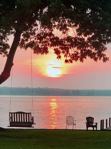 Nothing beats a peaceful sunset over a calm lake after a day in the hot sun. Cool drinks optional. Calm Sunset, Sunset Lake Pictures By Yourself, Lake Sunsets, Lake Sunset Photography, Sunset Lake Aesthetic, Lake At Sunset, Peaceful Lake Scene, Lake Pictures, Lake Sunset