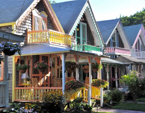 A ridiculously cute guide to Oak Bluffs & Martha's Vineyard Great Vacation Spots, Vineyard Tour, Oak Bluffs, Summer Destinations, Island Tour, Martha's Vineyard, Marthas Vineyard, Shore Excursions, Vacation Spots