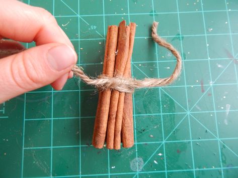 DSCN8670 Cinnamon Stick Ornaments, Cinnamon Sticks Ornaments, Stick Ornaments, Diy Cinnamon, Rustic Ornaments, Tree Decorating, Minimalist Christmas, Hot Glue Gun, Glue Gun