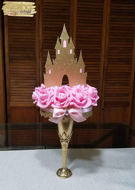 Roses Centerpiece, Princess Centerpieces, Princess Birthday Party Decorations, Cinderella Birthday Party, Disney Princess Birthday Party, Princess Theme Birthday, Princess Theme Birthday Party, Quinceanera Decorations, Princess Theme Party