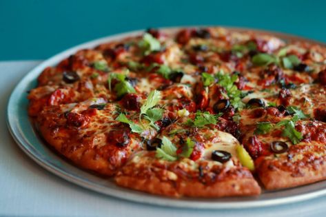 Lamb Tikka Masala, Tandoori Pizza, Tandoori Chicken Pizza, Tikka Masala Pizza, Butter Chicken Pizza, Curry Pizza, Indian Pizza, Anniversary Food, Tomato Pizza Sauce