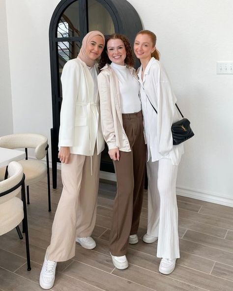 Amanda Asad, Leena Snoubar, Hijab Hoodie, Dark Brown Dress, Suits Show, Hijab Trends, Trip Outfits, Muslim Fashion Outfits, New Normal