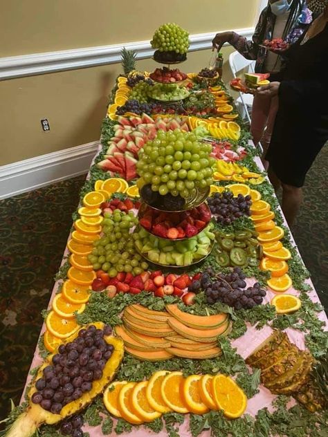 Fruit Charcuterie Table, Veggie Platter Display, Graduation Food Ideas, Fruit Table Ideas, Fruit Display Wedding, Fruit Tables, Different Chicken Recipes, Grad Decorations, Fruit Tray Ideas