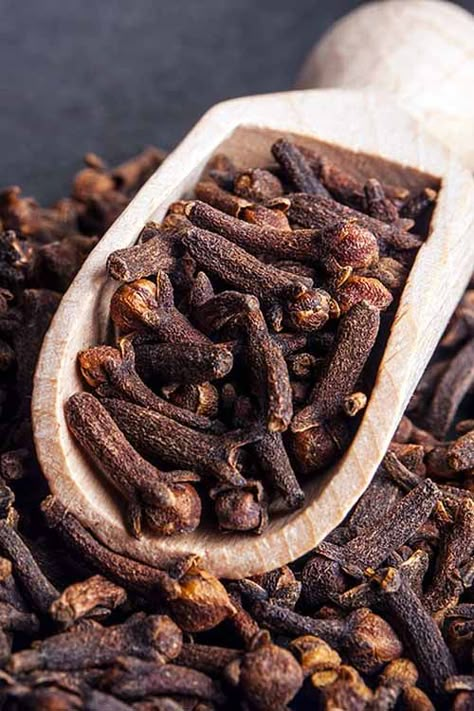 Hot Teas, Custom Perfume, Cloves Benefits, Spices Photography, Tea Blends Recipes, Cloves Spice, Natural Spices, All Spice, Hot Spices