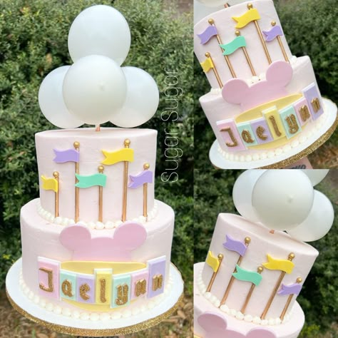 Disneyland Cakes Birthday, Disneyland 1st Birthday Outfit, Disneyland Birthday Cake Ideas, One Year Old Disney Birthday, Disneyland Theme Dessert Table, Disneyland Themed Cake, Walt Disney World Party Theme, Walt Disney Birthday Party Ideas, Disney World Cakes Birthday