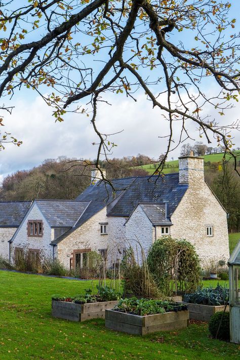 Welsh Farmhouse Interiors, British Farmhouse Exterior, Welsh Architecture, Welsh Farmhouse, British Farmhouse, Welsh Cottage, Aesthetic Country, English Farmhouse, English Cottages