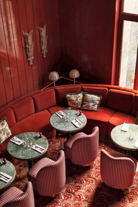 Restaurant In Paris, Booth Seating, Banquette Seating, Bar Design Restaurant, Restaurant Furniture, Restaurant Interior Design, Hospitality Design, Red Interiors, Hotel Design