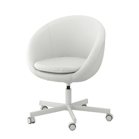 SKRUVSTA Swivel chair IKEA You sit comfortably since the chair is adjustable in height. Saarinen Chair, White Swivel Chairs, White Office Chair, Dekorasi Kamar Tidur, Ikea Chair, White Office, Old Chairs, Swivel Chairs, Plastic Chair