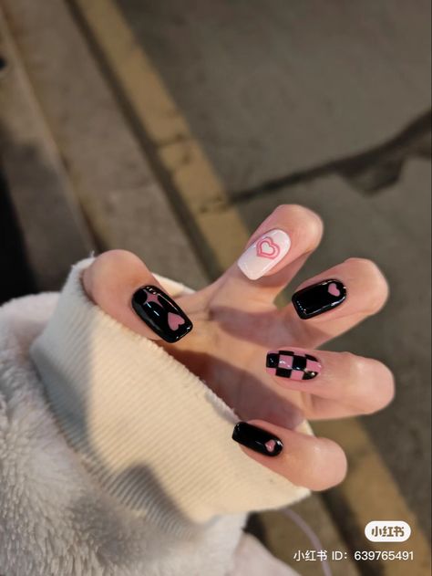 Nail Art Blackpink, Blackpink Nails Designs, Blackpink Nail Art, Kuku Pink, Korean Nail Art Aesthetic, Blackpink Nails, Aesthetic Nail, Nail Tutorial Videos, Cute Nail Polish