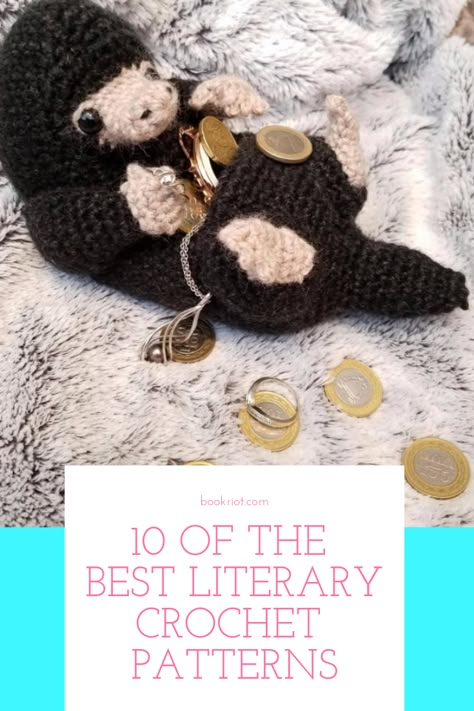 Crochet Niffler Pattern, Bookish Things To Crochet, Crochet Niffler Pattern Free, Niffler Crochet Pattern Free, Easy Harry Potter Crochet, Slytherin Crochet Pattern, Crochet Bookish Things, Bookish Crochet Ideas, Crochet Book Characters