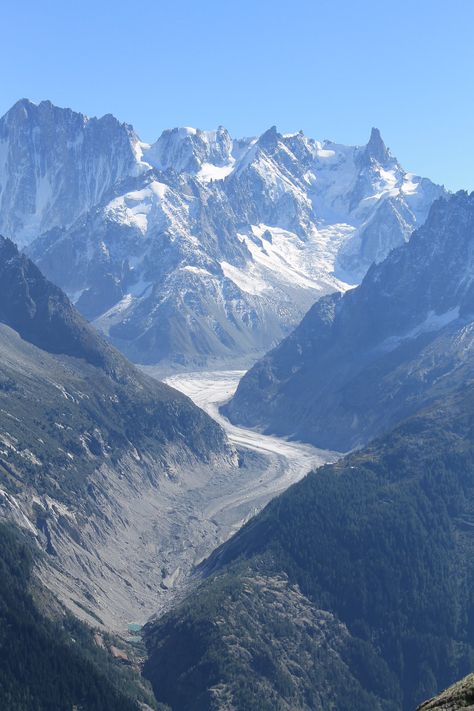 Lac Blanc , Chamonix-Mont-Blanc, Haute-Savoie, France | Flickr Haute Route, Monte Everest, French Alps, Beautiful Mountains, France Travel, Mountaineering, Mountain Landscape, Nature Pictures, Habitat