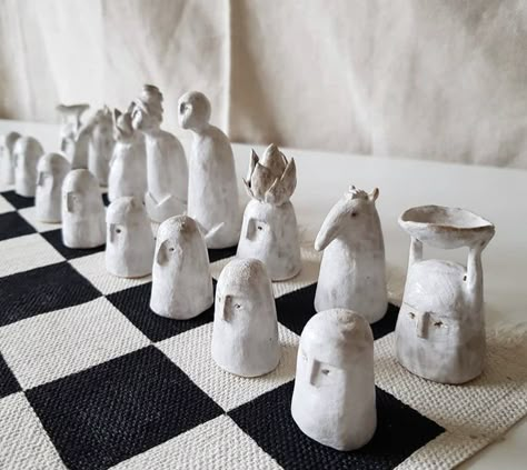 Handmade Ceramic Chess Set, Handmade Chess Board, Ceramic Sculpture Ideas Creative, Aesthetic Chess Board, Pottery Chess Set, Chess Pottery, Chess Ceramic, Clay Chess Set, Lera Inspiration