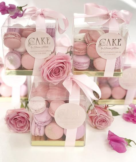 Macaroon Box, French Baby Shower, Macaron Packaging, Pink Macarons, Sweets Bar, Pink Wedding Inspiration, Macaroon Recipes, Cake Packaging, Meringue Cookies