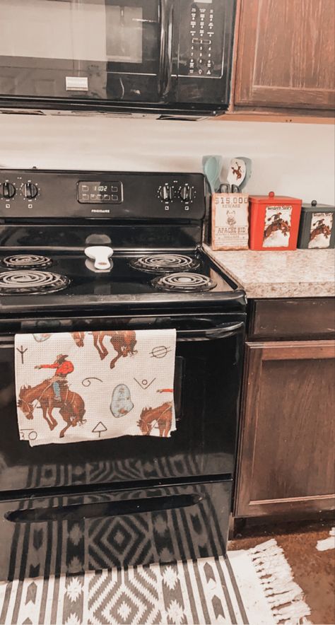 Farmhouse Western Kitchen, Camper Western Decor, Western Kitchen Counter Decor, Western Apartment Decor Kitchen, Country Western Kitchen, Small Western Kitchen, Western Living Room Paint Colors, Apartment Decorating Western, Western Mobile Home