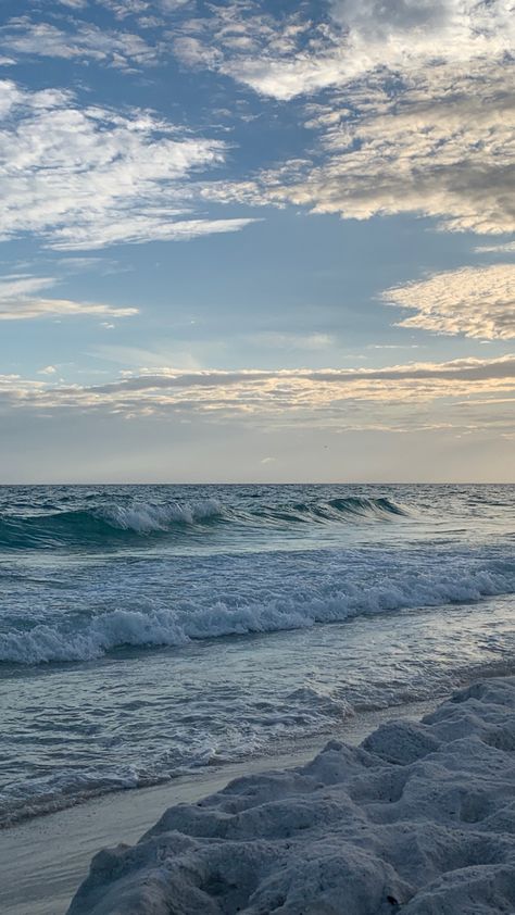 Iphone Background Beach, New Nature Wallpaper, Iphone Wallpaper Landscape, Water Aesthetic, Iconic Wallpaper, Ocean Vibes, Sunset Nature, Water Photography, Sunset Wallpaper