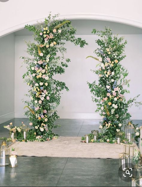 Flower Display Wedding Ceremony, Disconnected Arch Wedding, Freestanding Floral Arch, Flower Tower Wedding Ceremony, Two Piece Wedding Arch, Ceremony Arch Alternative, Deconstructed Wedding Arch, Asymmetrical Flower Arch, Wedding Flower Stands Ceremony