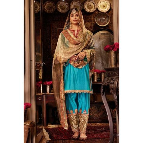 Rimple Harpreet Narula, Rimple Harpreet, Tissue Dupatta, Rimple And Harpreet Narula, Colour Combinations Fashion, Pakistani Wedding Outfits, Property Rights, Indian Wedding Wear, Silk Kurta