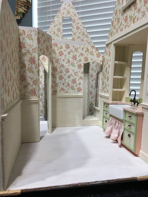 My Miniature Madness: Storybook Cottage Kitchen Progress Miniature Dollhouses, Cottage Dollhouse, Dollhouse Decorating, Dollhouse Bathroom, Storybook Cottage, Doll House Plans, Brown Kitchens, Miniature Tutorials, Dolls House Interiors