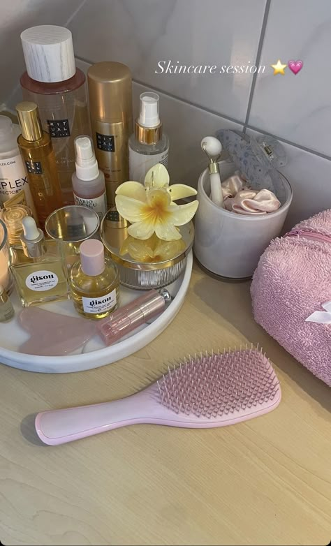 Skincare Room, At Home Skin Care, Rich Vibes, Girl Therapy, Aesthetic Core, Girly Pop, Pinterest Life, Bright Bathroom, Gossip Girls