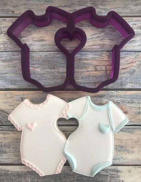 Twin Baby Outfits, Twin Boy And Girl Baby Shower, Decor Cookies, Twin Baby Clothes, Onesie Cookies, Twin Baby Girls, Twin Shower, Twins Baby, Shower Cookies