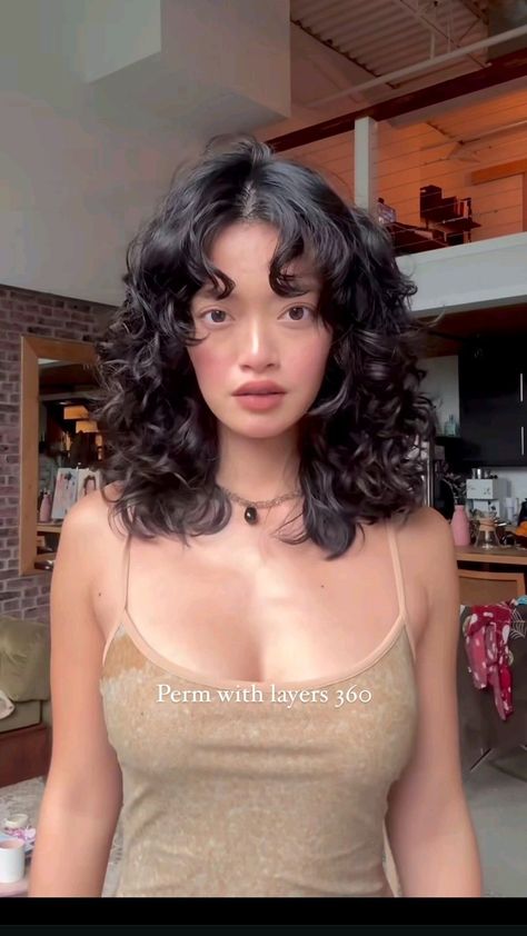 Ways to Style Your Butterfly Haircut This Year Hush Haircut Curly, Butterfly Haircut Short Curly Hair, Curly Wavy Shoulder Length Hair, Short Perm With Bangs, Medium 2c Haircut, Type 2a Haircut, Wolfcut 2b Hair, Oval Curly Haircuts, Haircut 2c Hair