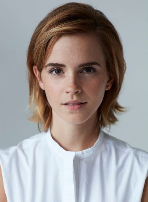 Emma Watson Inks With CAA Emma Watson Short Hair, Emma Watson Style, 얼굴 그리기, Evan Peters, British Actresses, Emma Roberts, 인물 사진, Short Bob Hairstyles, Kristen Stewart